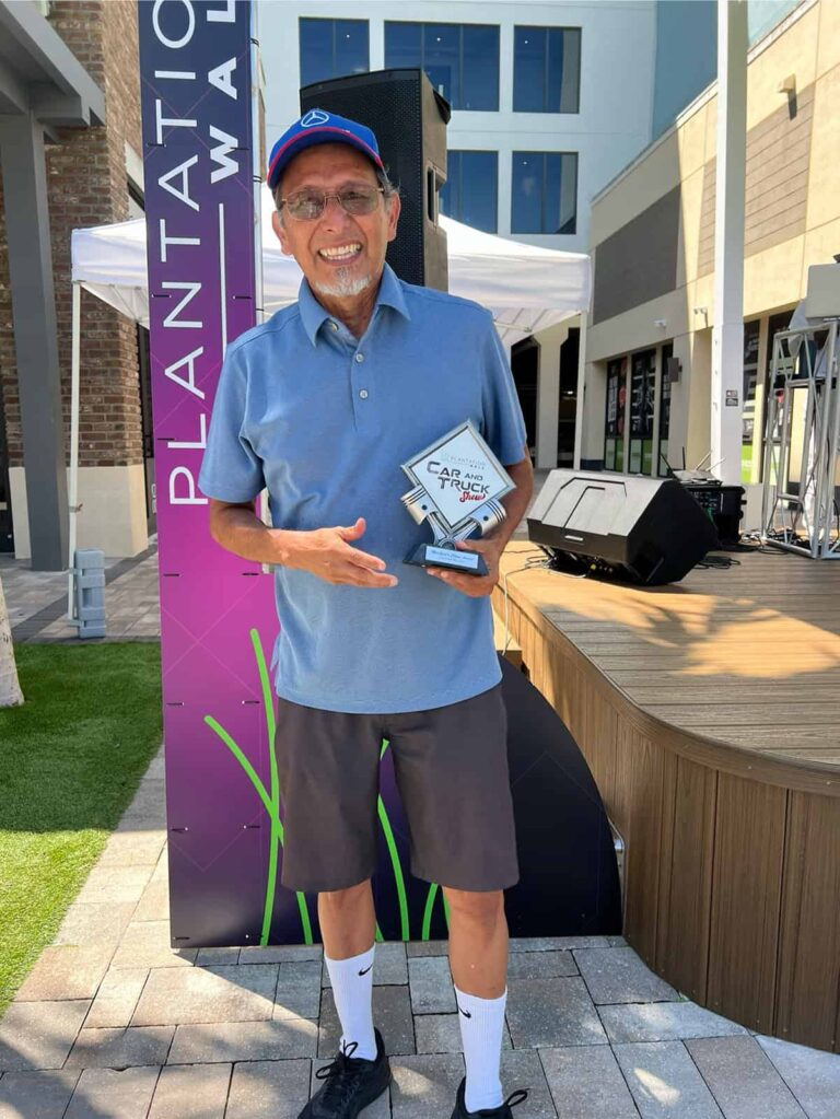 Jorge Ampuero (1981 Mercedes 380 SL)